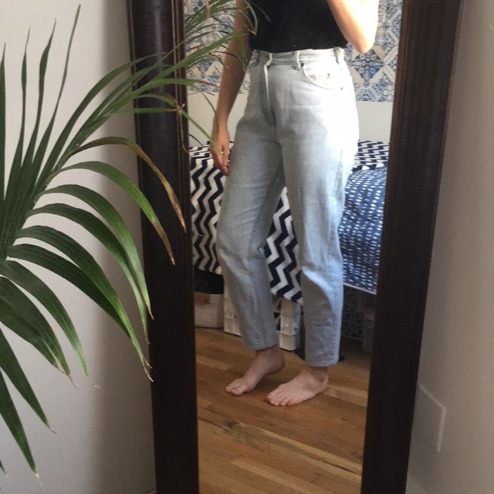 80’s vintage light wash mom jeans